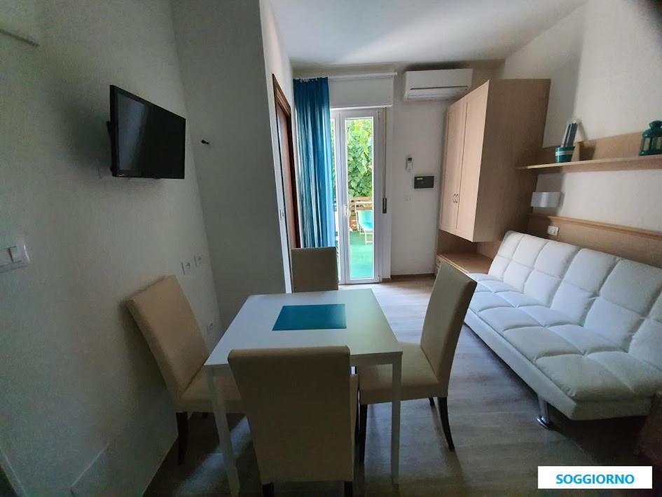 B&B Airone Cervia - Camere E Appartamenti ภายนอก รูปภาพ