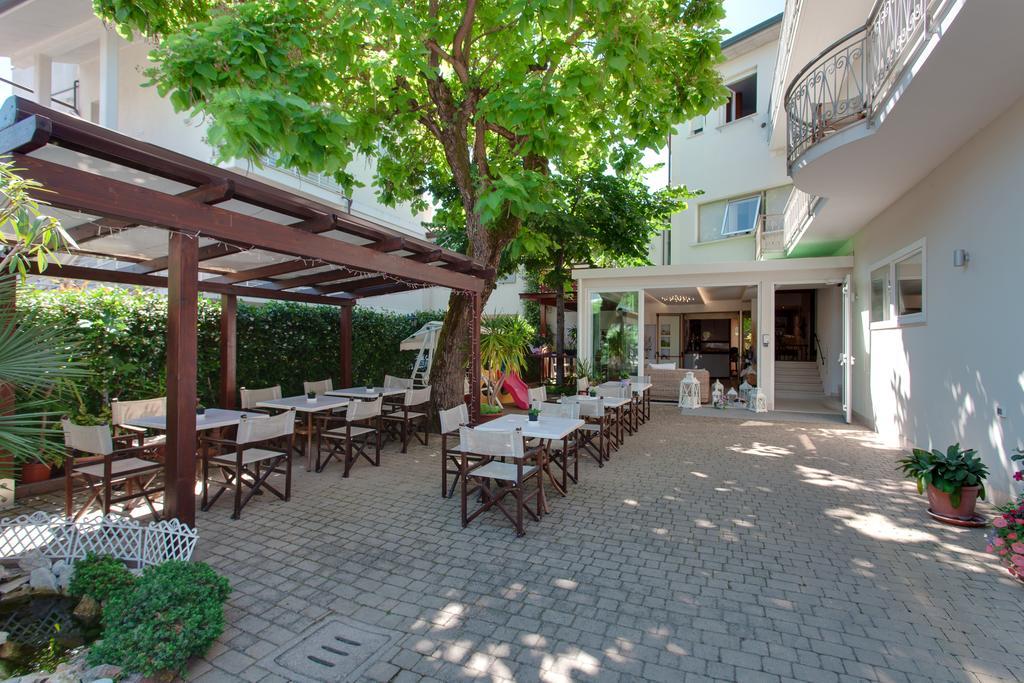 B&B Airone Cervia - Camere E Appartamenti ภายนอก รูปภาพ