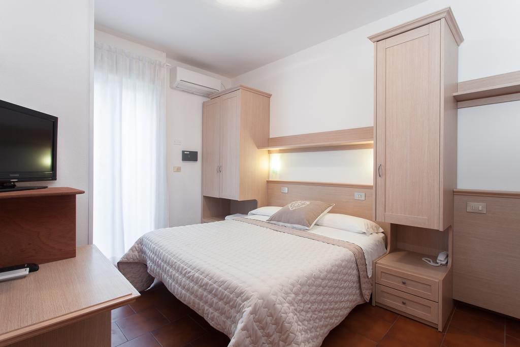 B&B Airone Cervia - Camere E Appartamenti ภายนอก รูปภาพ