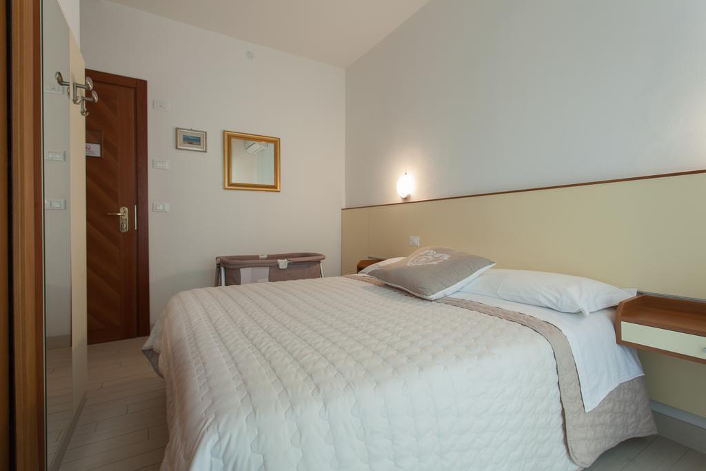 B&B Airone Cervia - Camere E Appartamenti ภายนอก รูปภาพ